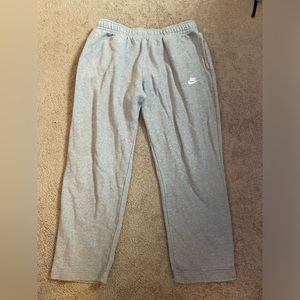 Gray Nike men’s sweatpants - size large